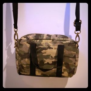 Small camo cross body purse